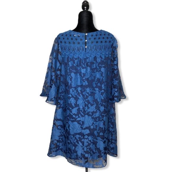 Champagne & Strawberry Blue Lace Reunion on the Rhine Dress size Medium - Picture 5 of 12